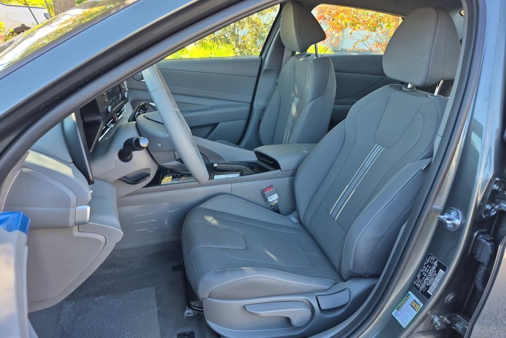 New 2026 Gray HYUNDAI SEL Sport Plus image 13
