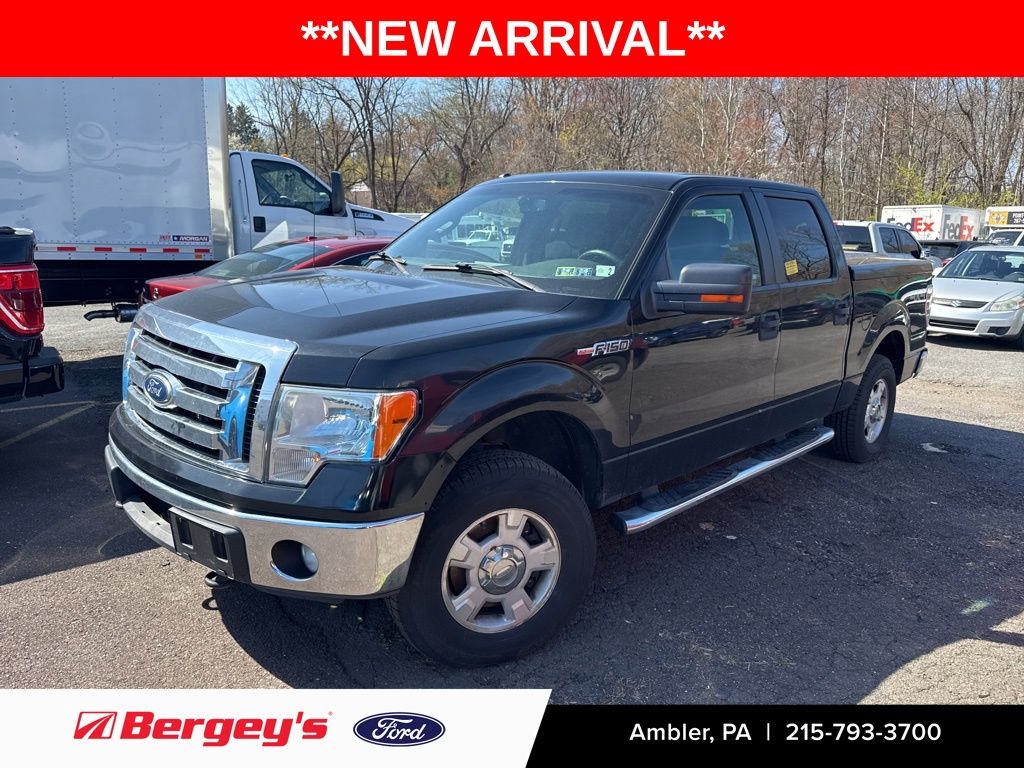 Tuxedo Black Metallic 2012 Ford F-150 XLT SuperCrew 4WD Pickup Truck Four-Wheel Drive 6-Speed Automatic