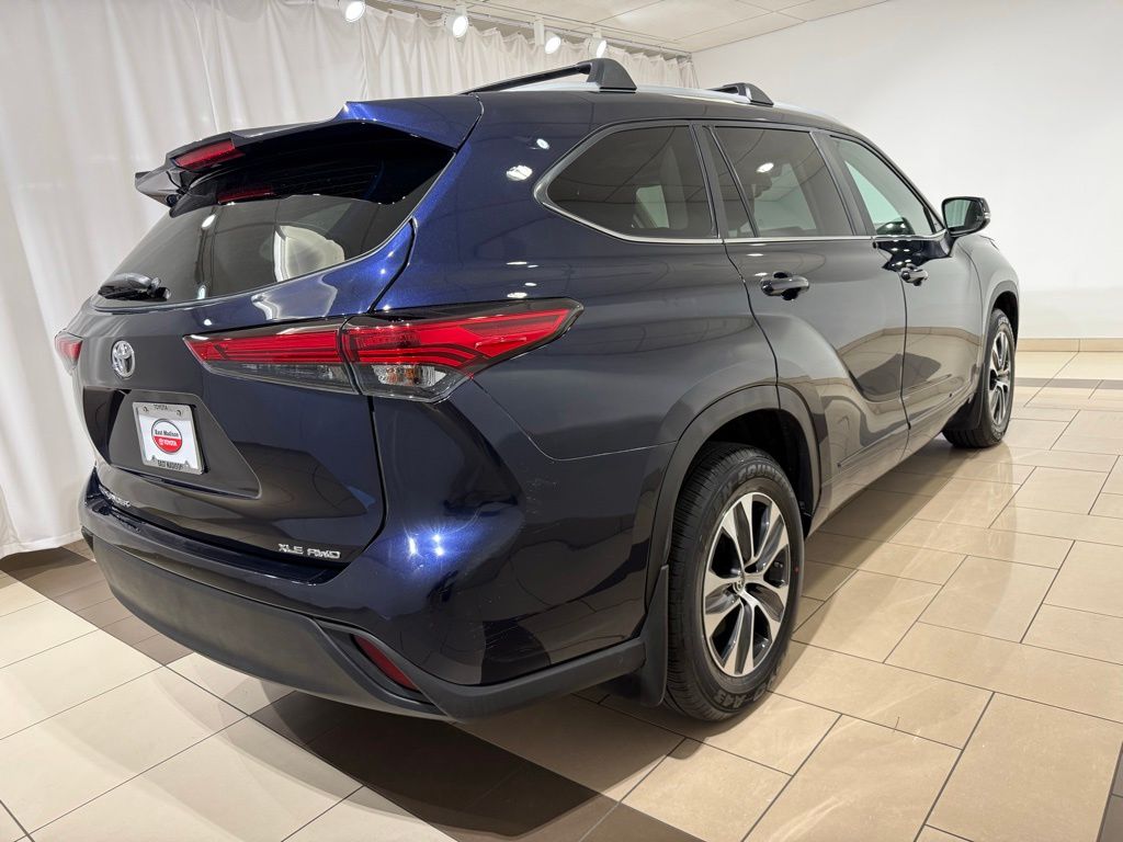 Thumbnail: 2023 Toyota Highlander - 5