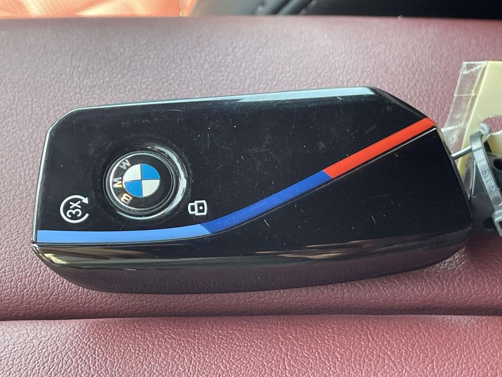 Used 2025 Blue BMW M60i image 44