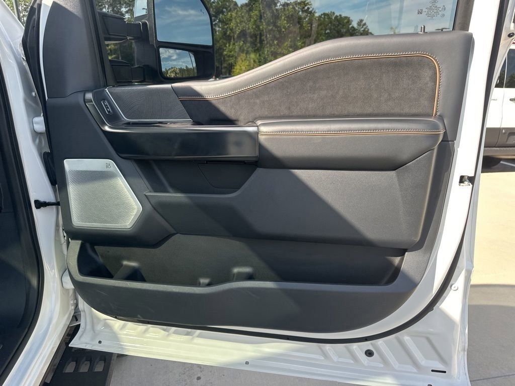 2024 White Metallic Ford Super Duty F-250 SRW Platinum 4X4 Truck