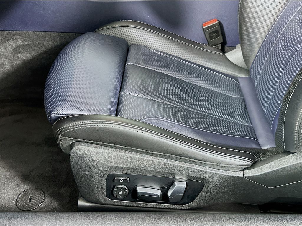 Thumbnail: 2022 BMW 8 Series - 20