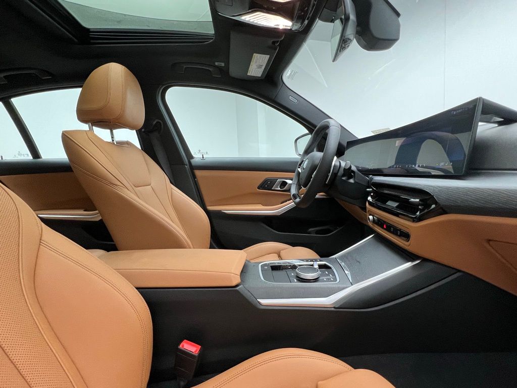 Thumbnail: 2025 BMW 3 Series - 6