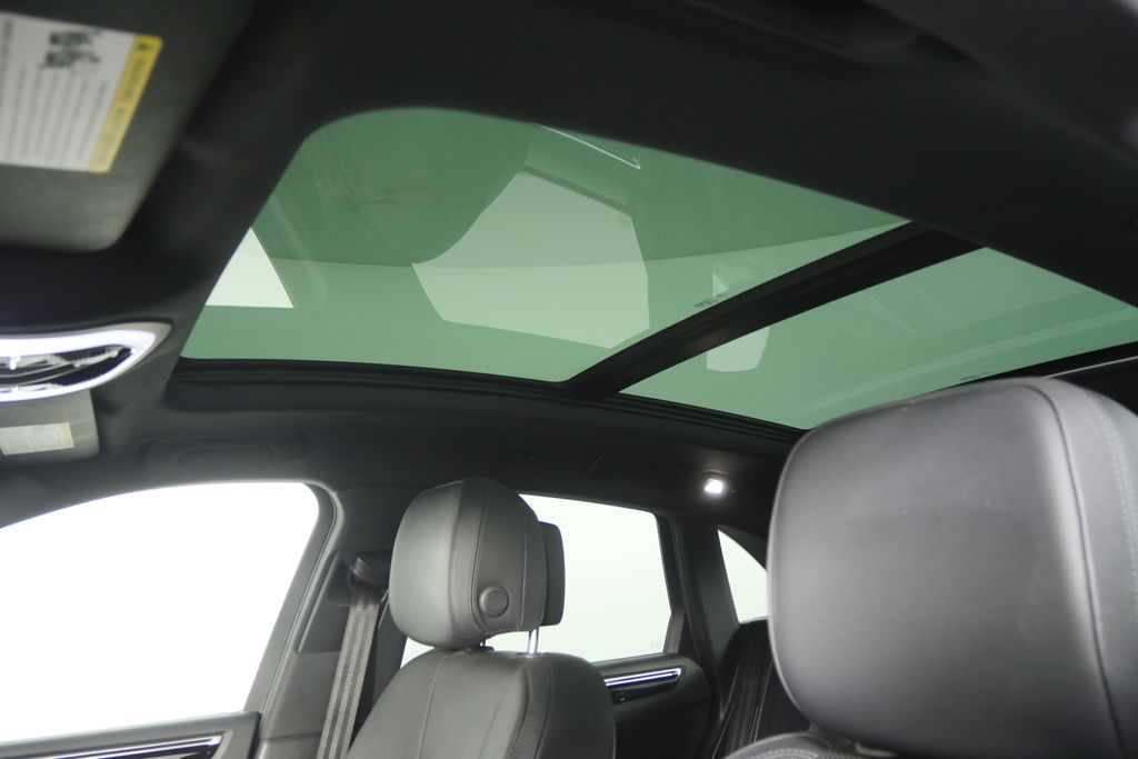 Thumbnail: 2020 Porsche Macan - 11