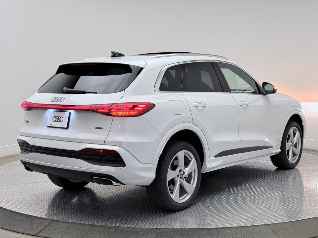 Thumbnail: 2025 Audi Q5 - 12