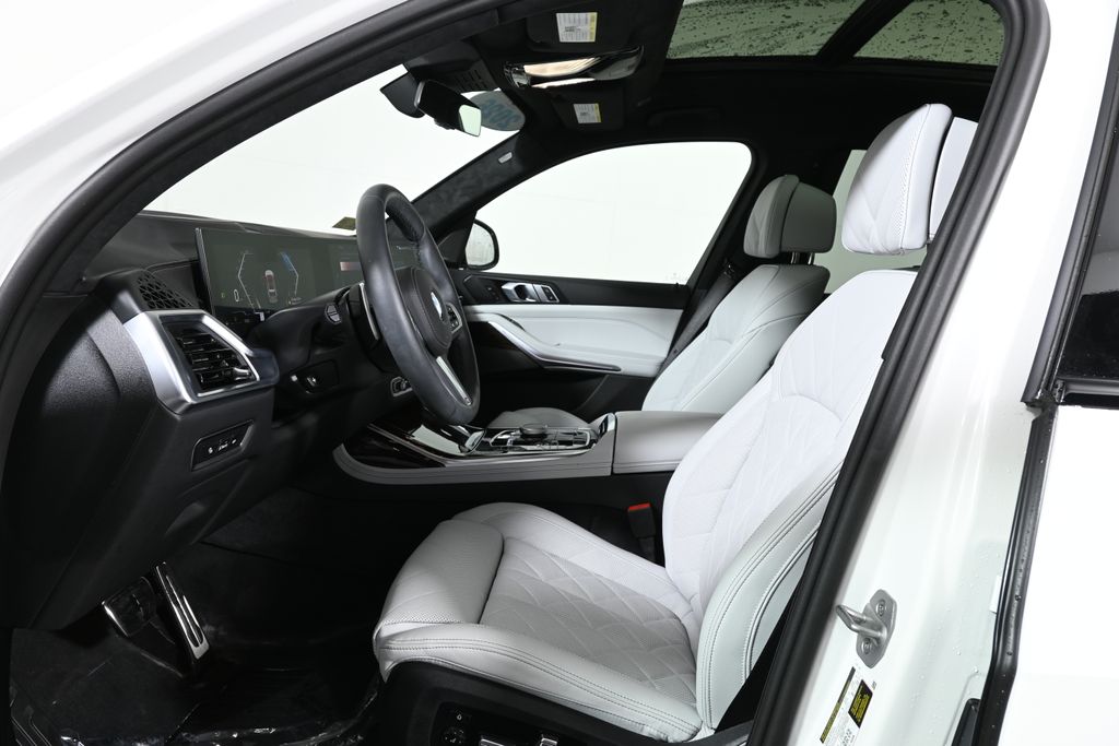 Thumbnail: 2026 BMW X7 - 3