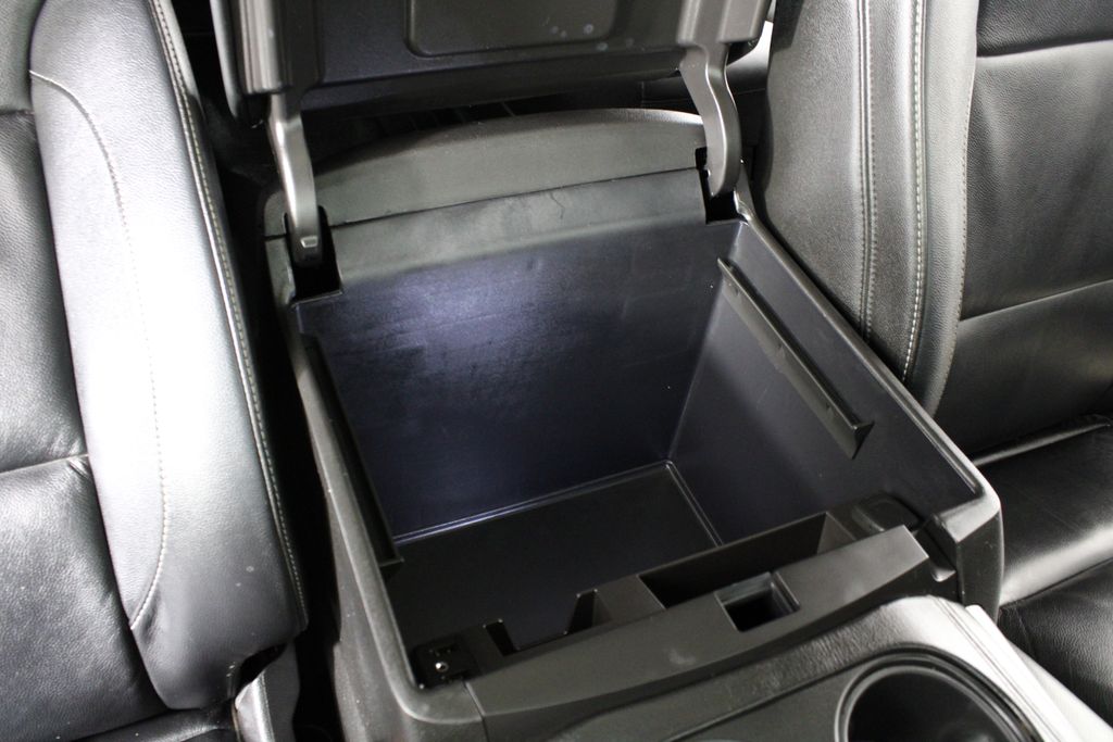 Used 2016 Chevrolet Suburban for sale in 