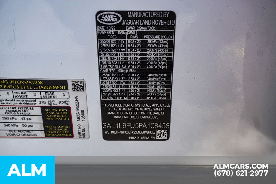 Used 2023 White Land Rover SE Dynamic image 60