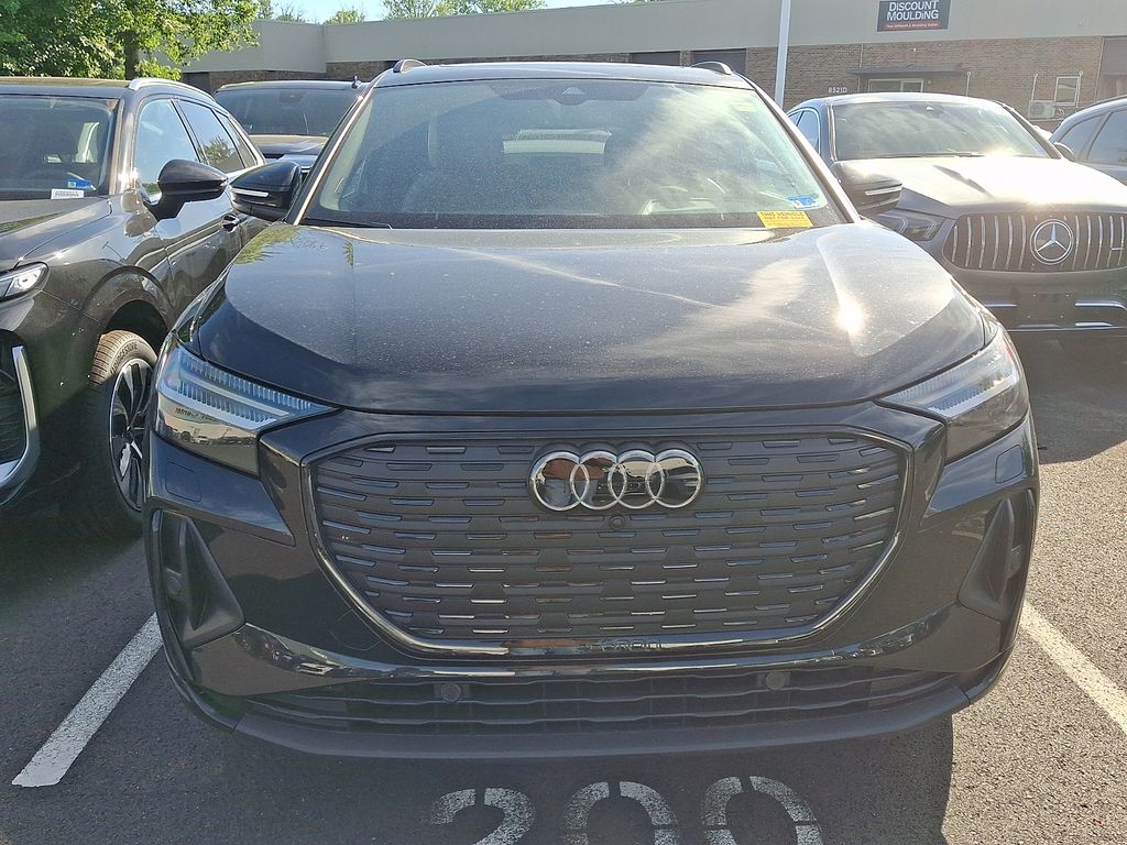 Thumbnail: 2025 Audi Q4 e-tron - 2