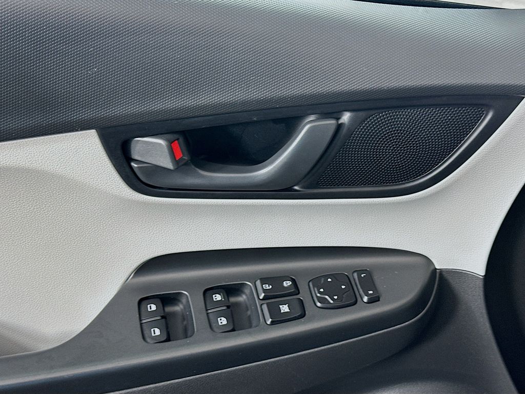 Thumbnail: 2023 Hyundai Kona - 17