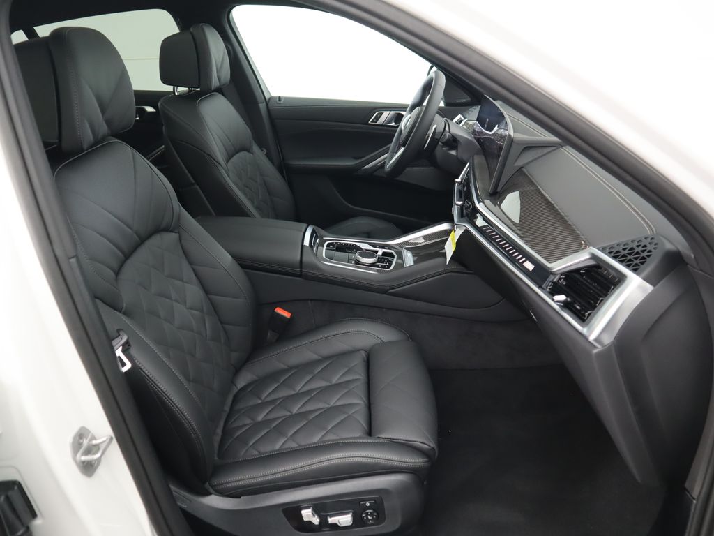 Thumbnail: 2026 BMW X6 - 21