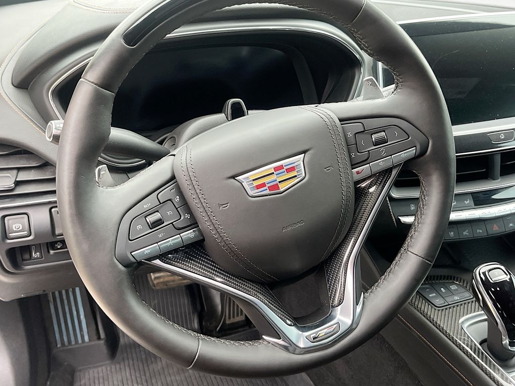 Used 2024 White Cadillac V-Series image 11