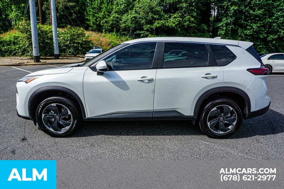 Used 2024 White Nissan SV image 6