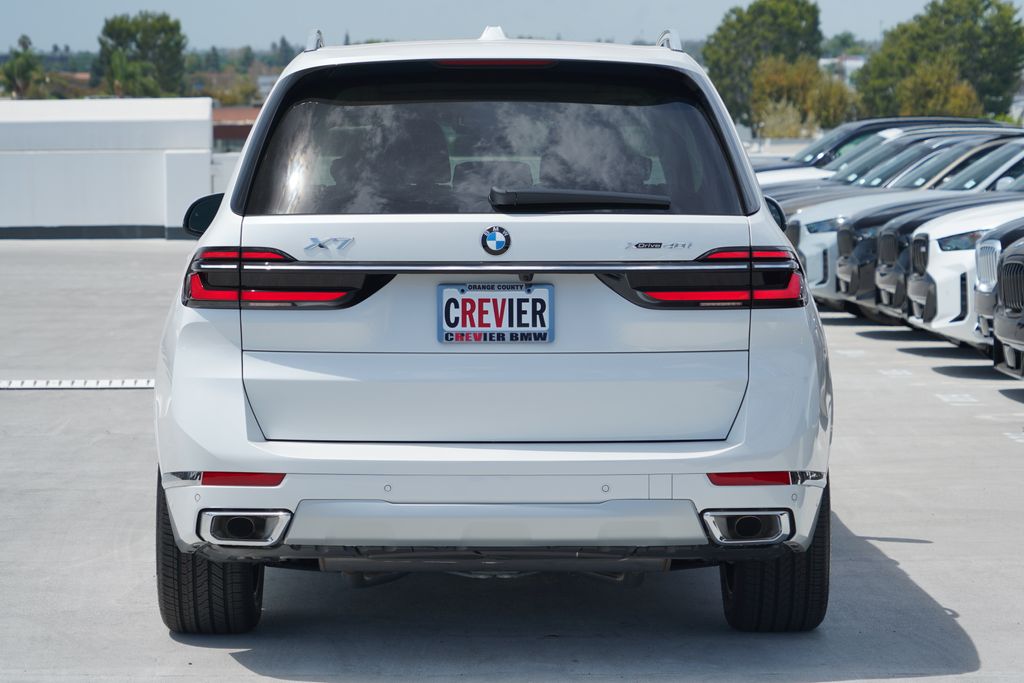 Thumbnail: 2027 BMW X7 - 6