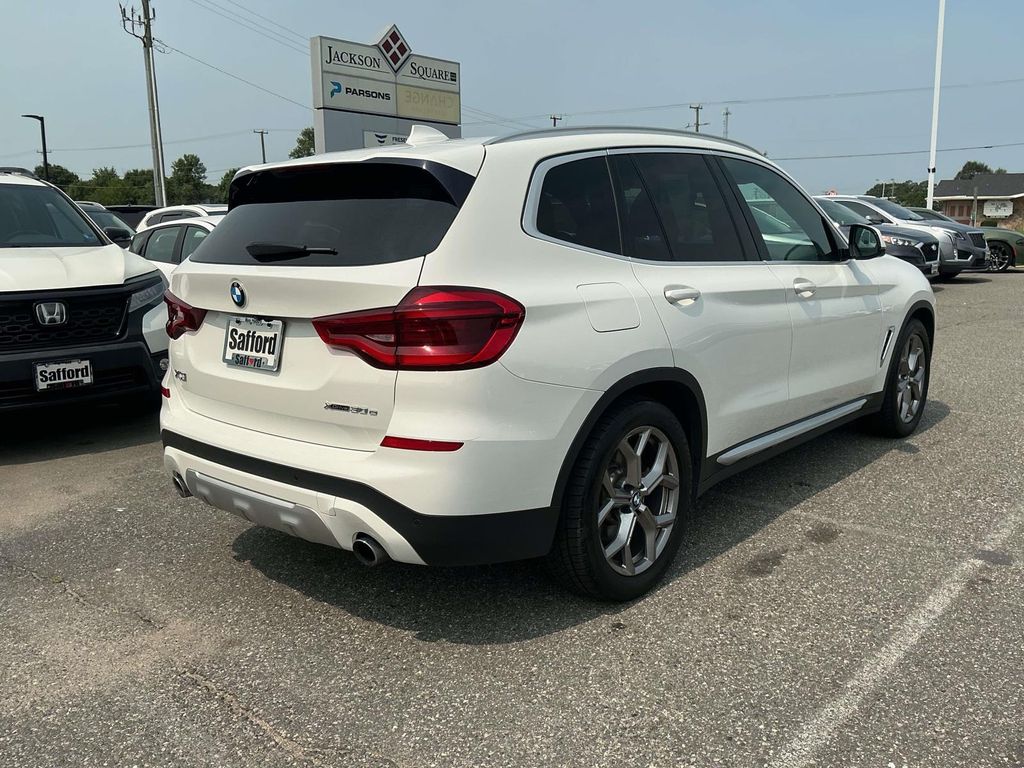 Used 2021 White BMW xDrive30e image 5