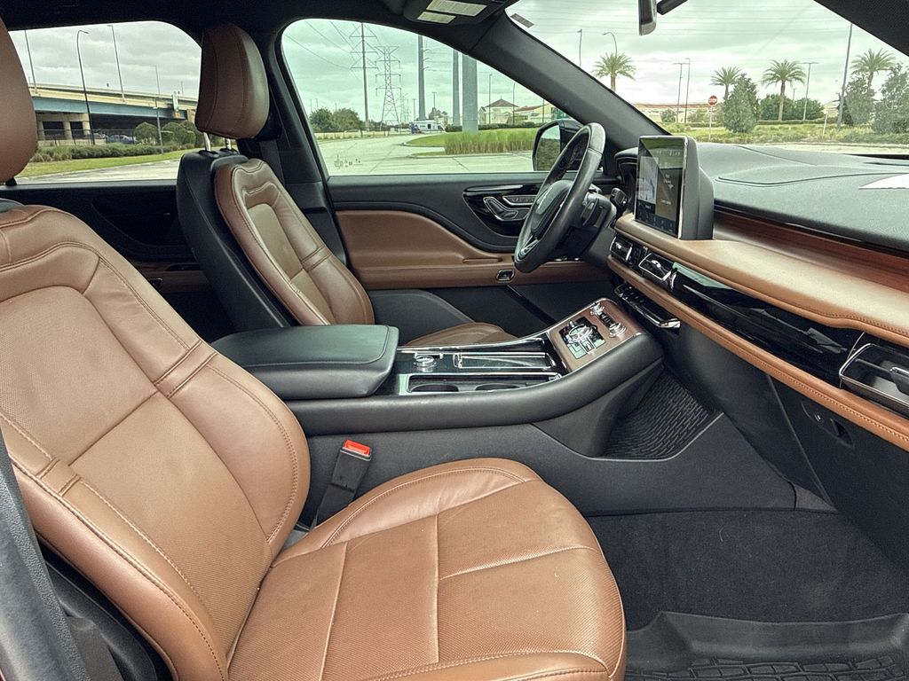 Thumbnail: 2022 Lincoln Aviator - 15