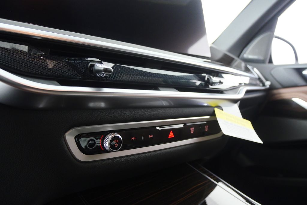 Thumbnail: 2026 BMW X5 - 20