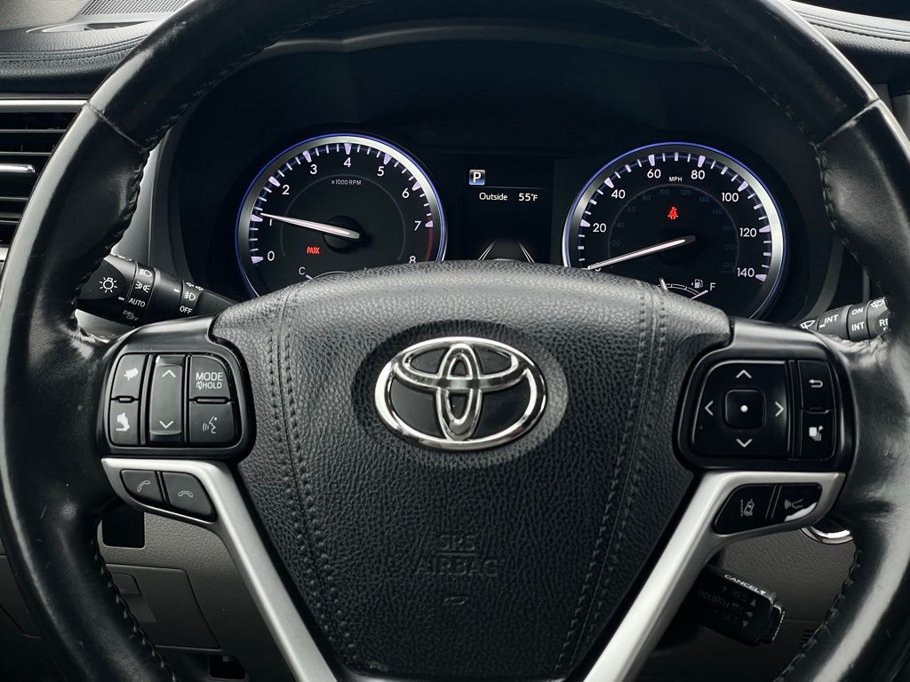 Thumbnail: 2017 Toyota Highlander - 12