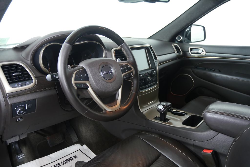 Thumbnail: 2015 Jeep Grand Cherokee - 13