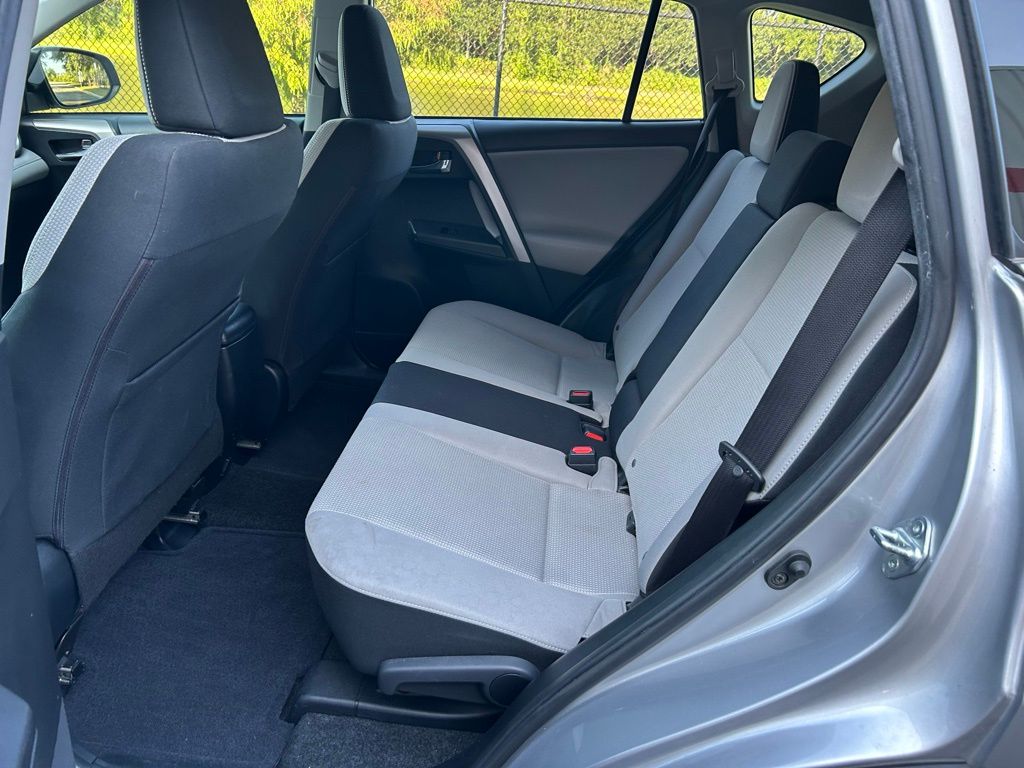 Thumbnail: 2018 Toyota RAV4 - 12