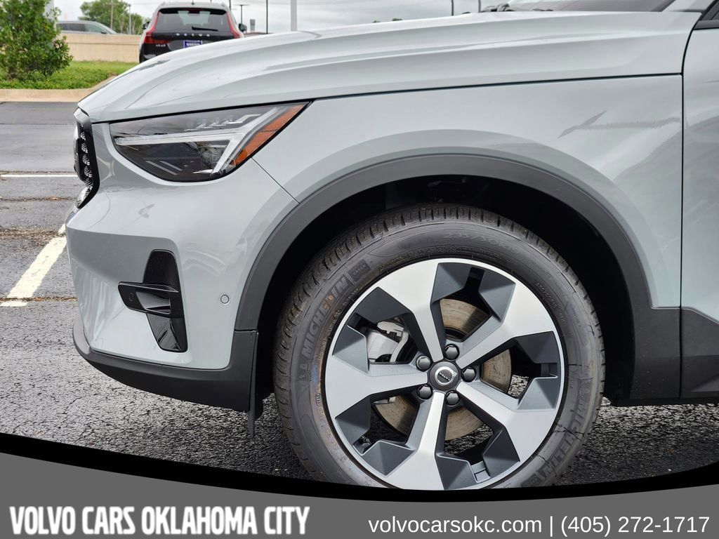 2026 Volvo XC40 Plus - Photo 6