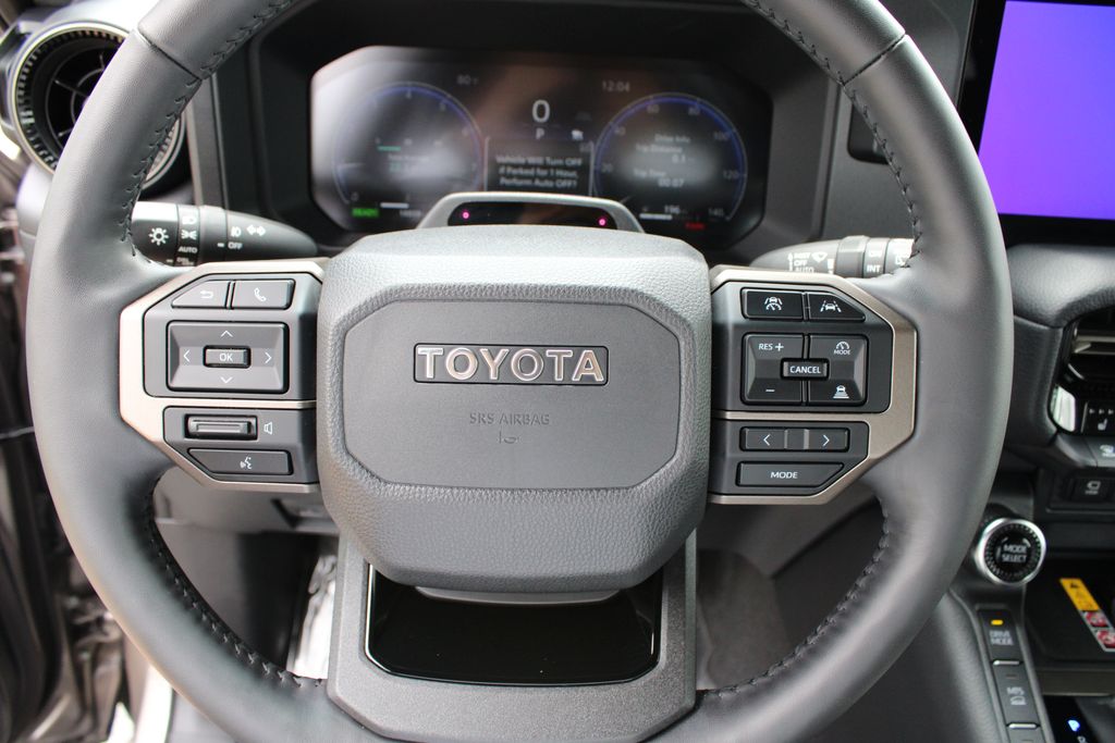 Used 2025  Toyota Base image 18