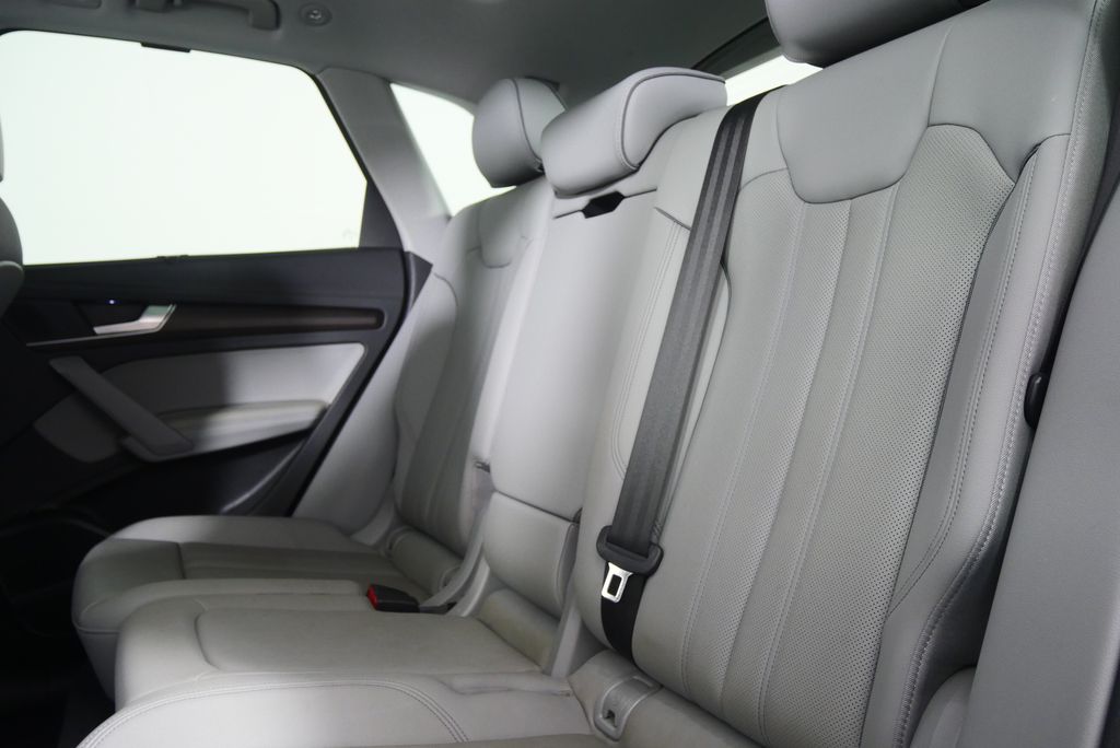 Thumbnail: 2021 Audi Q5 - 14