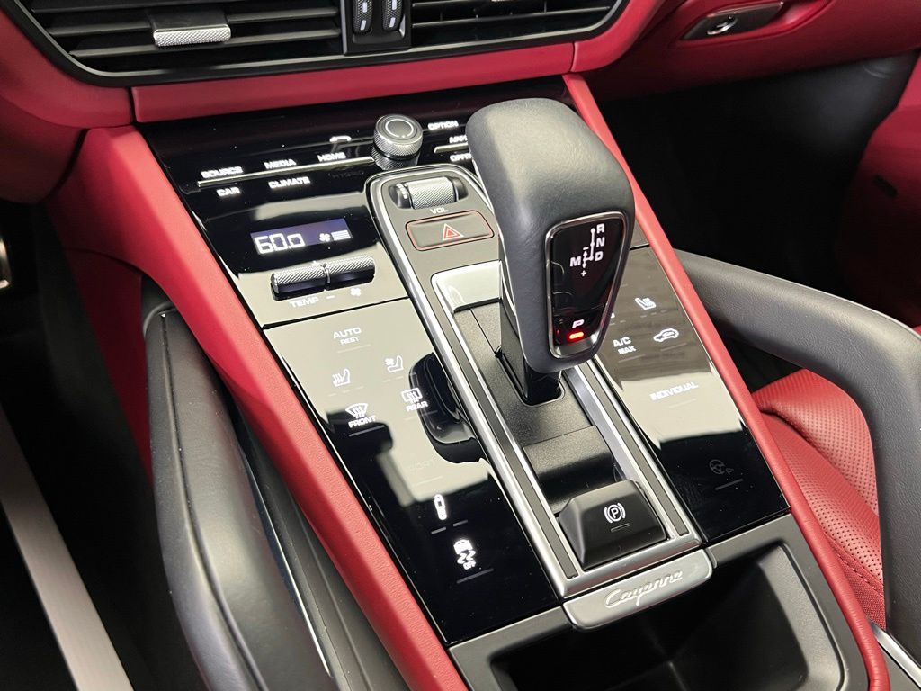 Thumbnail: 2023 Porsche Cayenne - 11
