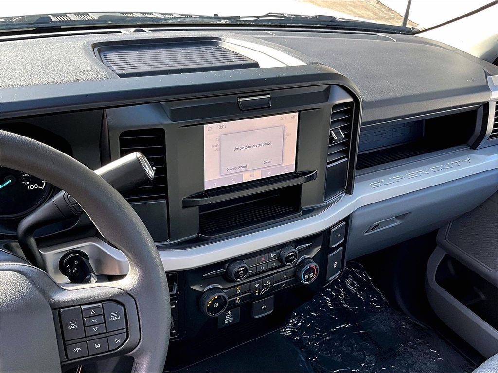 2026 Ford F-350SD — photo 8