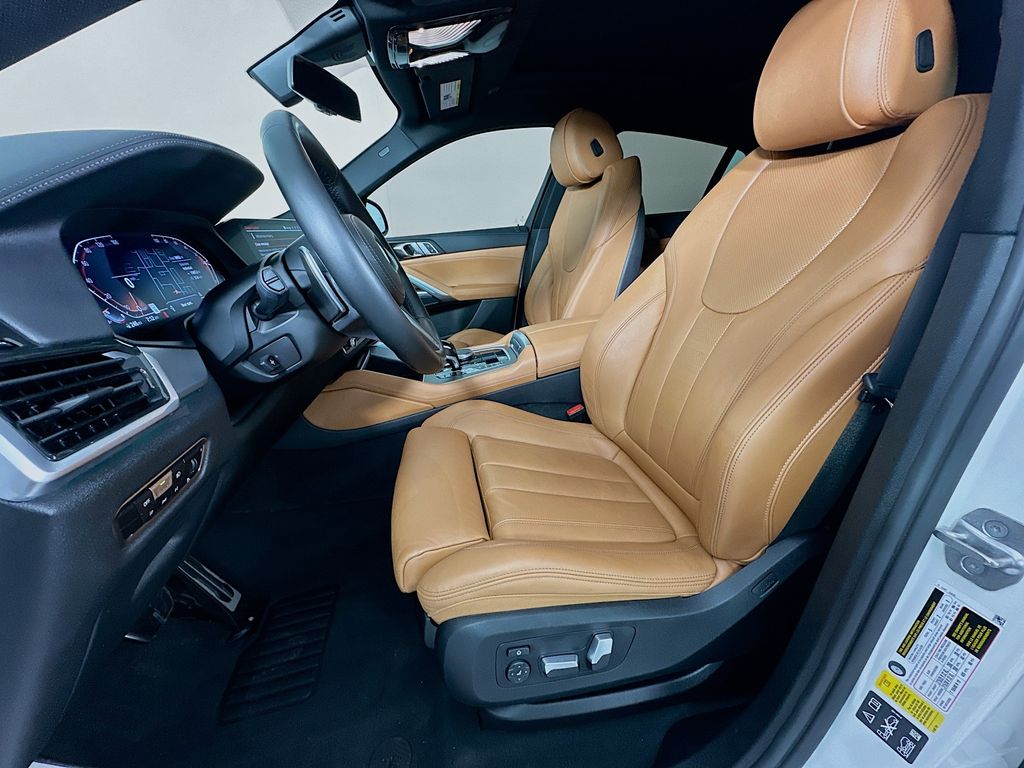 Thumbnail: 2022 BMW X6 - 21