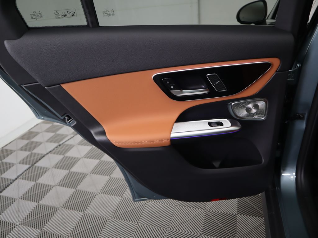 2025 Mercedes-Benz GLC 300 28