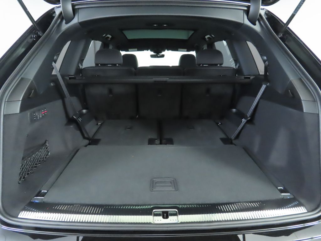Thumbnail: 2025 Audi Q7 - 30