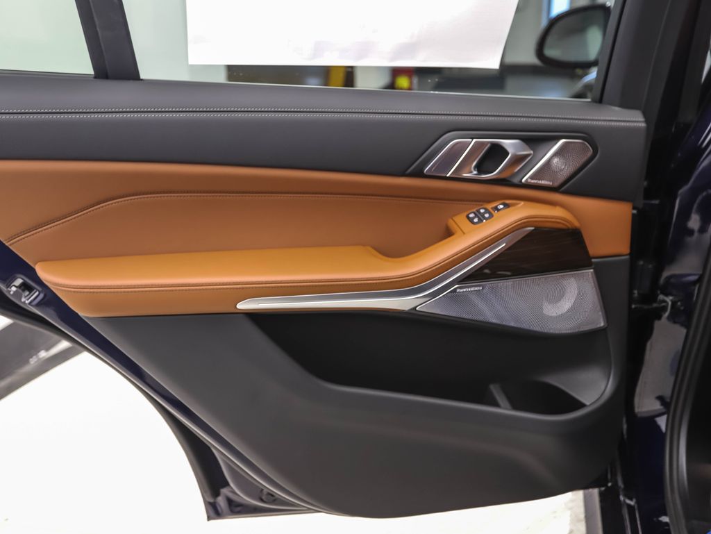 Thumbnail: 2026 BMW X7 - 19