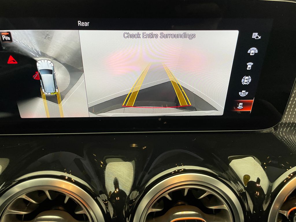 Thumbnail: 2022 Mercedes-Benz GLB - 26