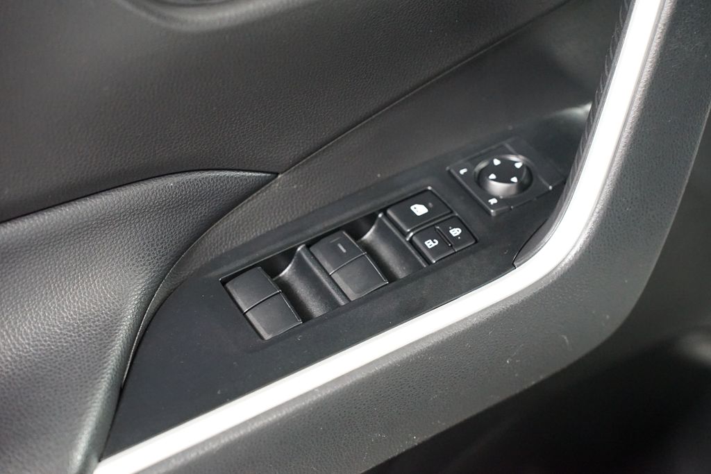 Thumbnail: 2025 Toyota RAV4 - 29