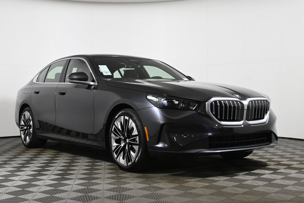 Thumbnail: 2026 BMW 5 Series - 9
