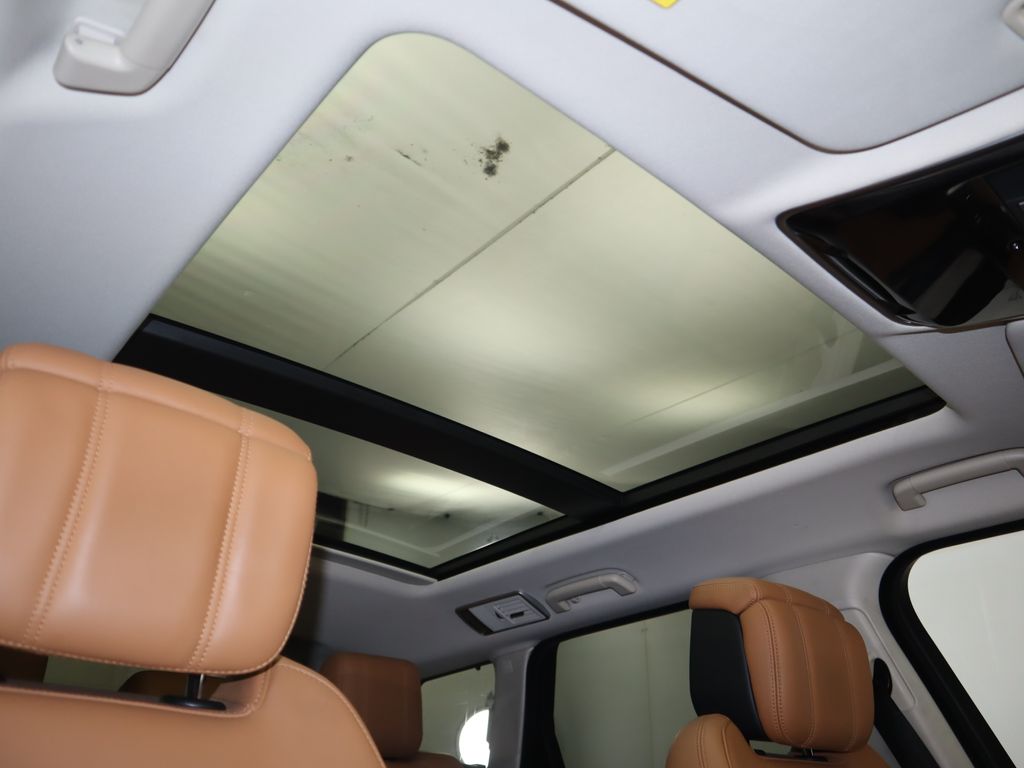 Thumbnail: 2019 Land Rover Range Rover Sport - 18