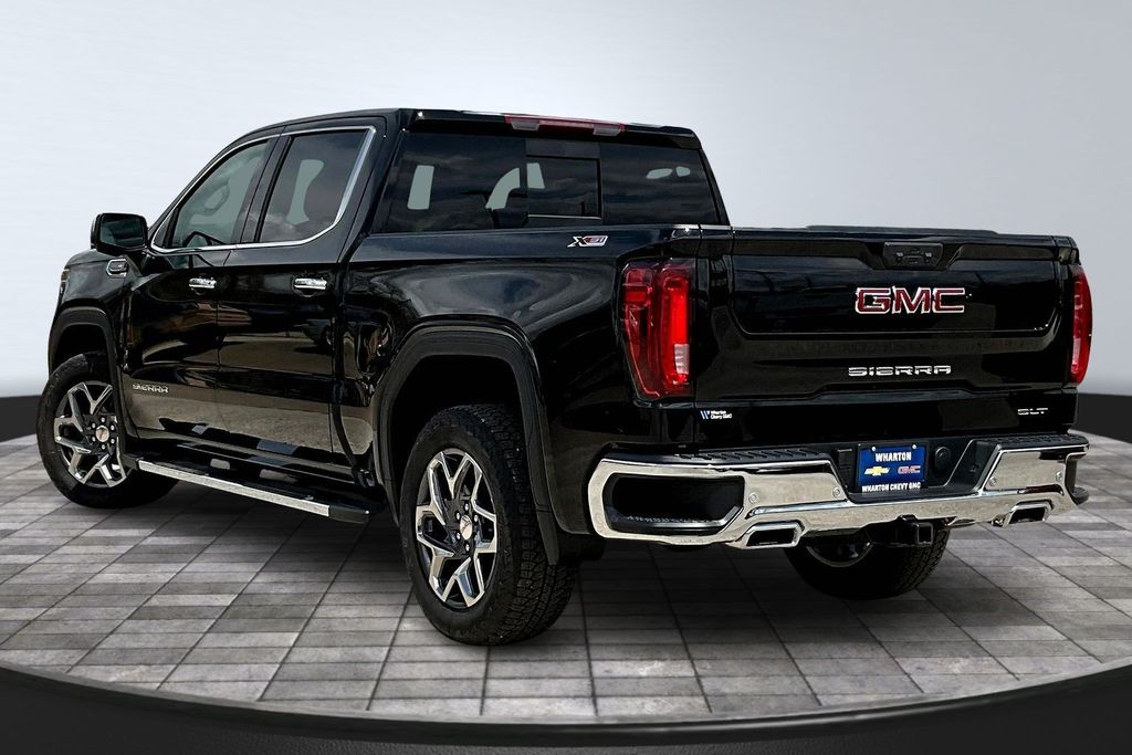 2026 GMC Sierra 1500 SLT - 3