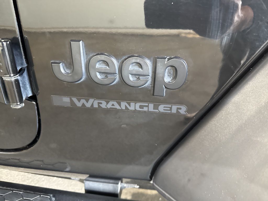 Thumbnail: 2024 Jeep Wrangler - 9