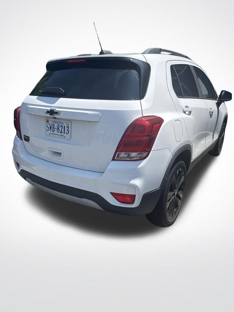Used 2020 White Chevrolet LT image 4
