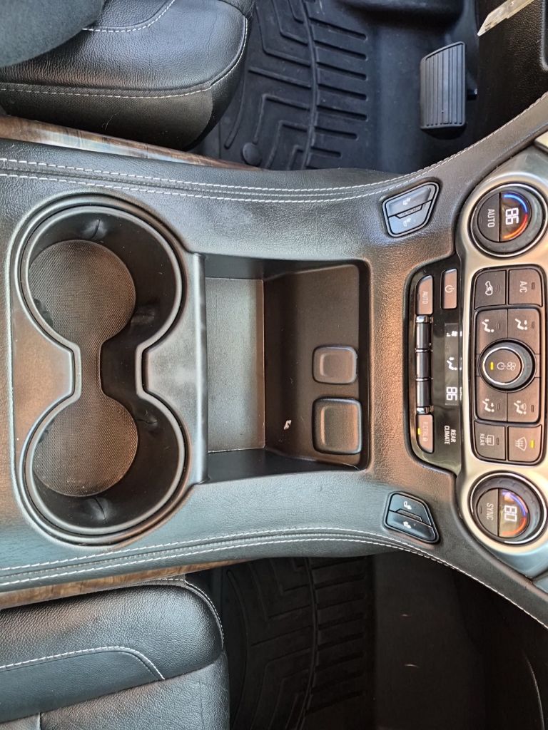 Used Car 2019 Chevrolet Suburban  Lt For Sale Under $20,000 In Austin, Texas