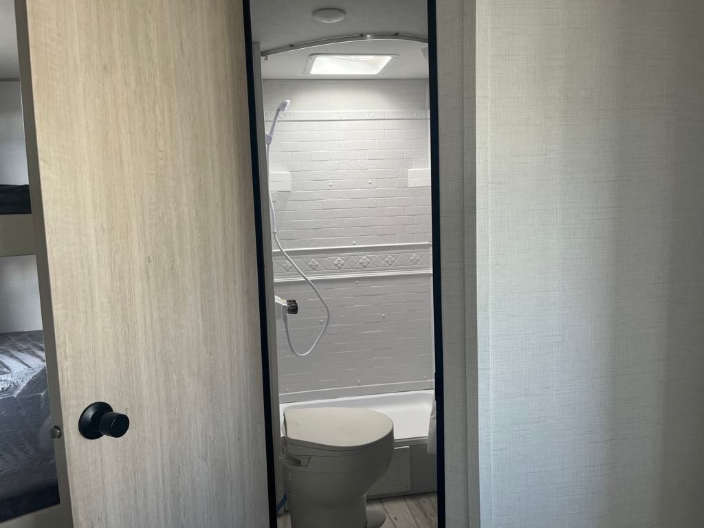 2025 White Prime Time Avenger 27DBS Travel Trailer