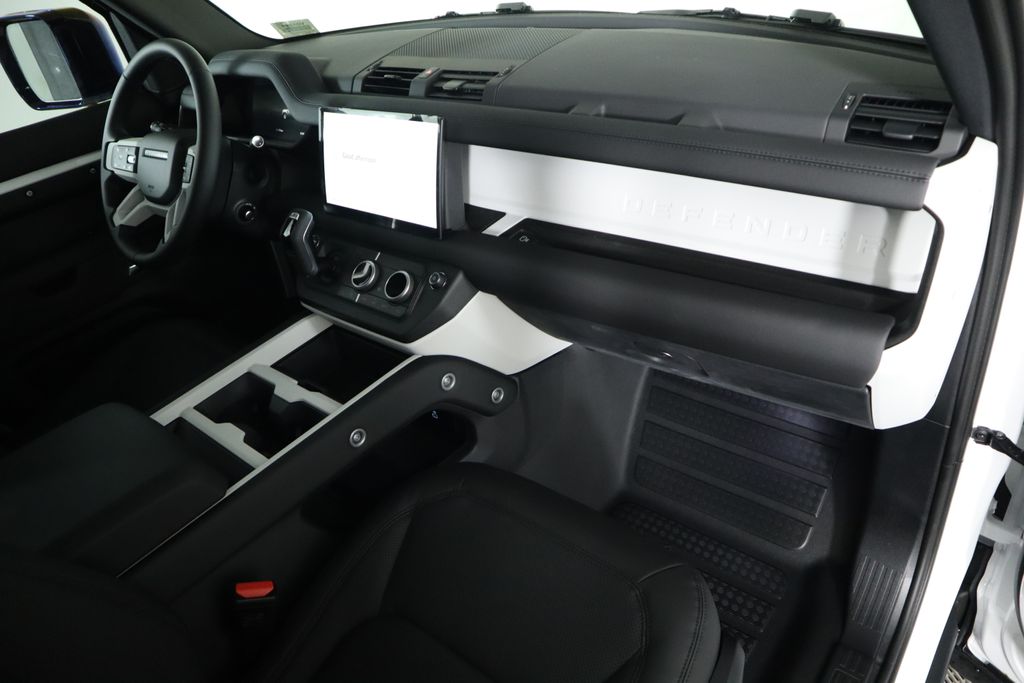 Thumbnail: 2025 Land Rover Defender - 17