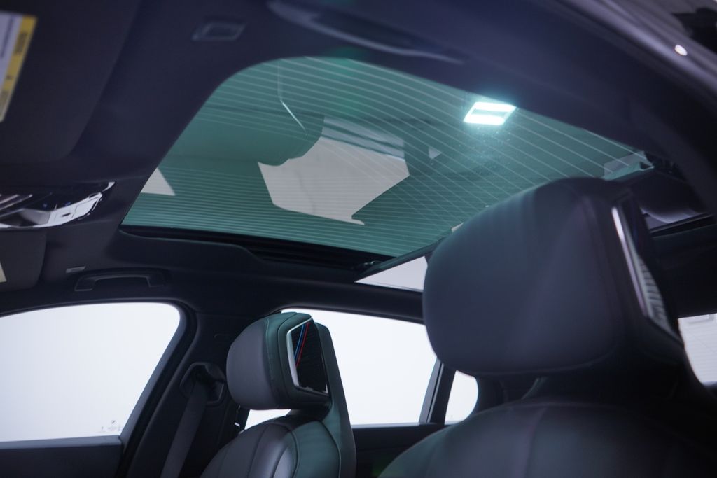 Thumbnail: 2026 BMW 7 Series - 8