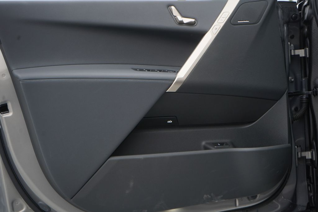 2025 BMW iX xDrive50 9