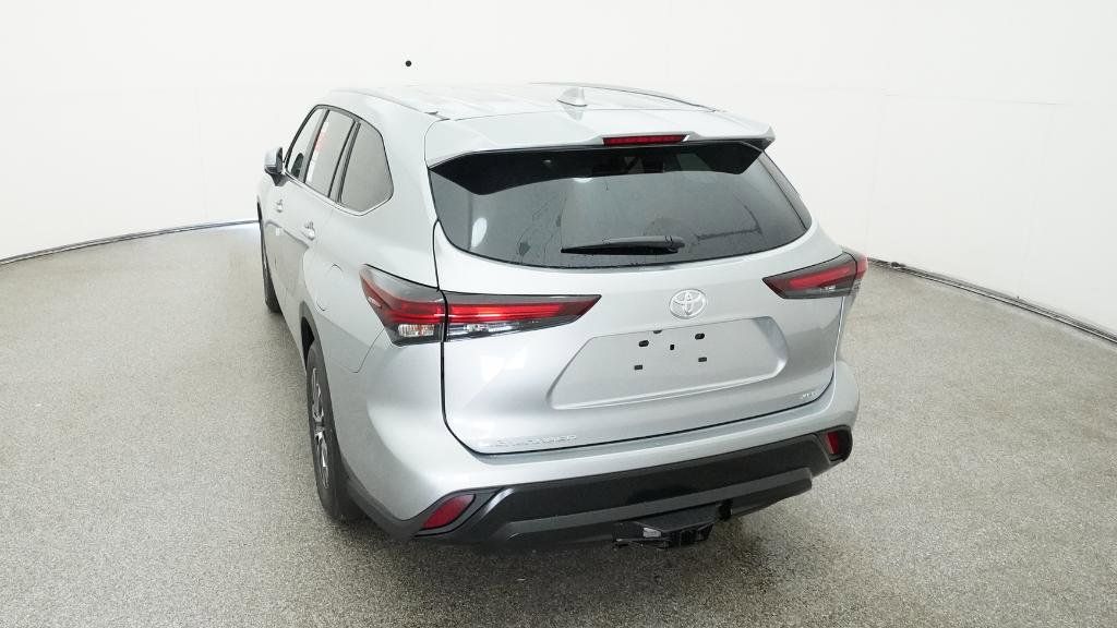 Thumbnail: 2025 Toyota Highlander - 13