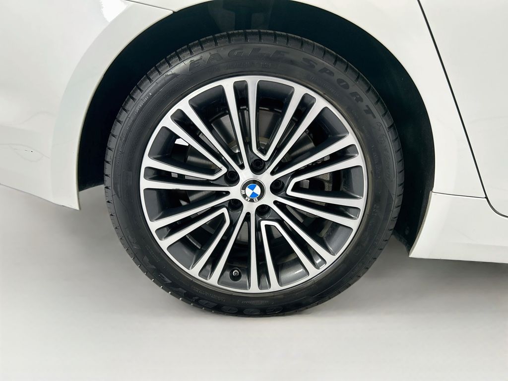 Used 2018 White BMW 540i image 32