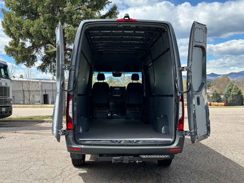 2024 Mercedes-Benz Sprinter 2500 Cargo 170 WB 21