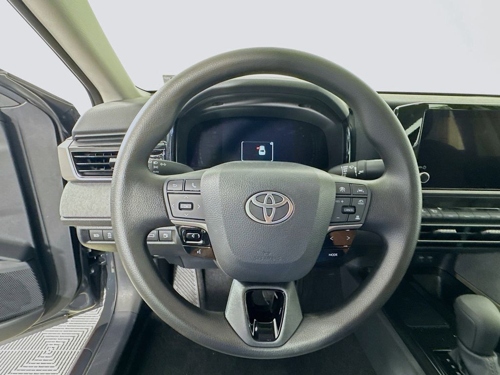2026 Toyota Camry LE - Photo 7