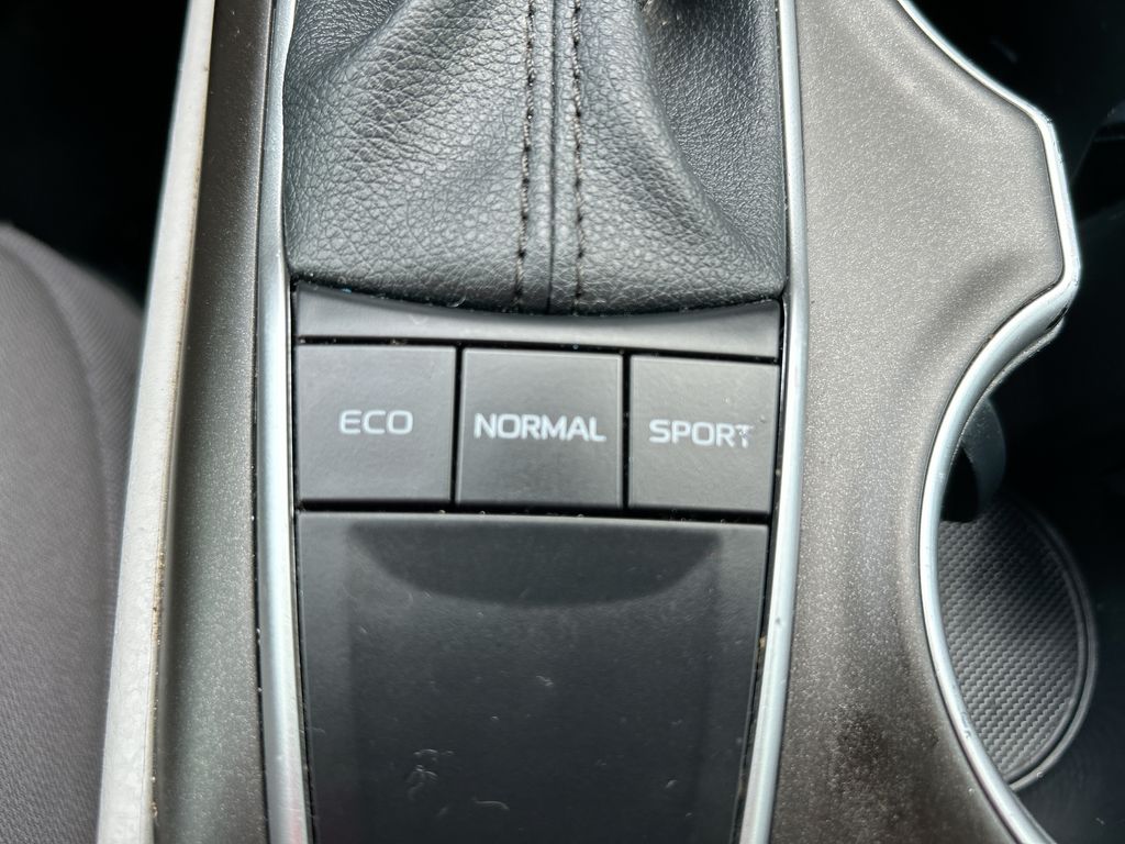 Thumbnail: 2023 Toyota Camry - 32